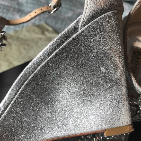 Badgley Mischka Silver Wedges 7.5 - Picture 6 of 7